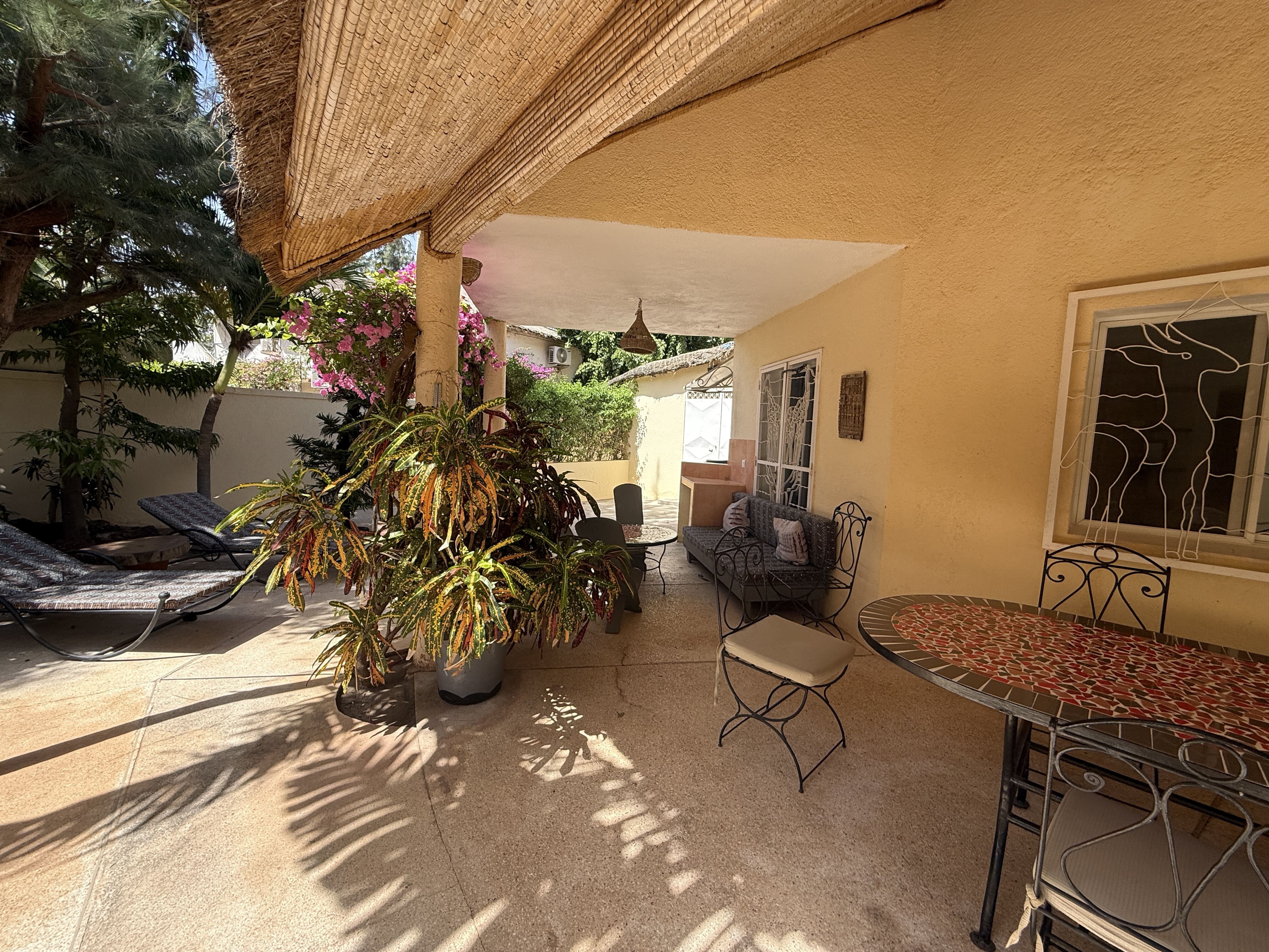 belle villa afro contemporaine à saly  dans une résidence prisée